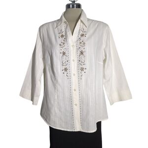 Embroidered Cream Button-Front Blouse with Three-Quarter Sleeves